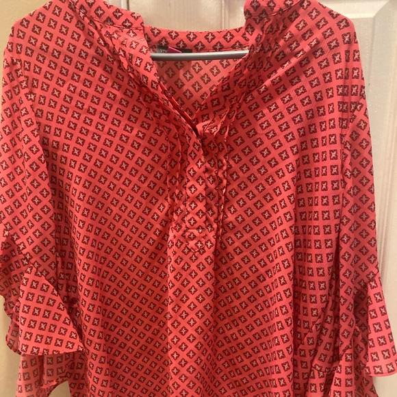 Beautiful blouse. - Picture 2 of 2